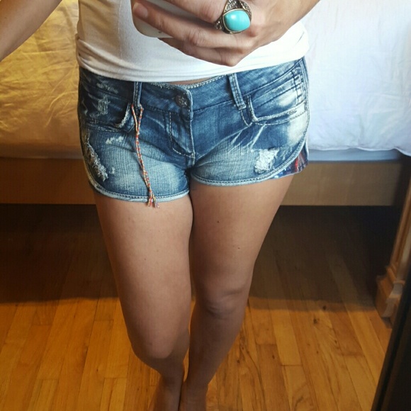 Shorts - Picture 2 of 3