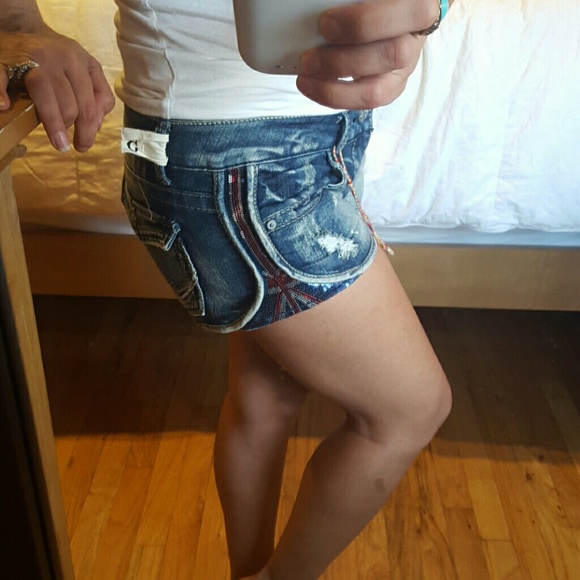 Shorts - Picture 3 of 3
