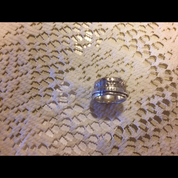 Silver spin ring