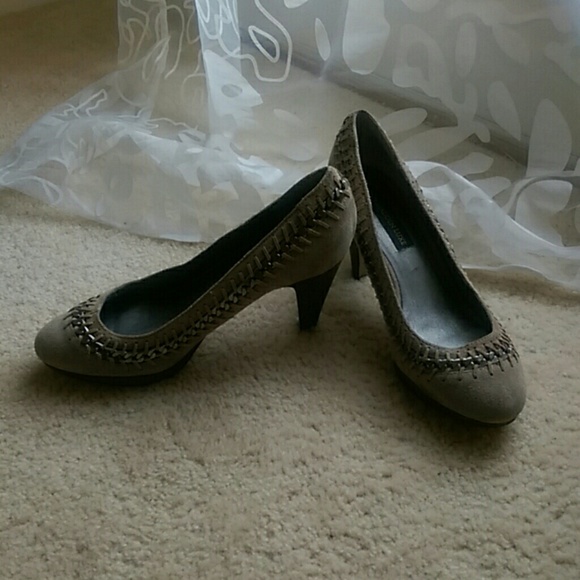 Steve Madden Luxe - Picture 2 of 3