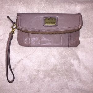 Fossil clutch