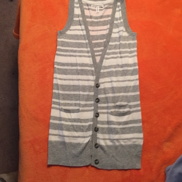 Aeropostale sweater vest nwot