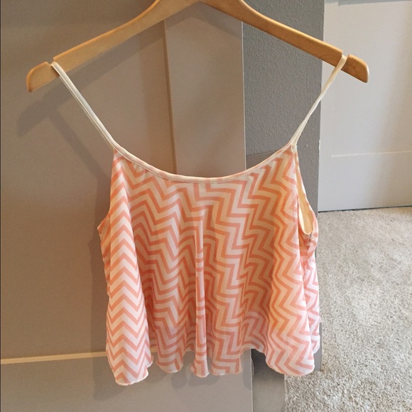 LA Hearts tank style flowy crop top