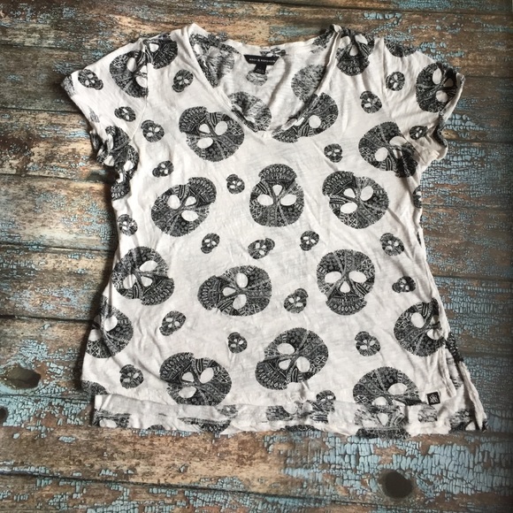 Rock and Republic t shirt