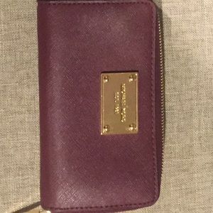 Michael kors iPhone 5 wristlet