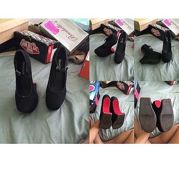 Red/Black Wedges