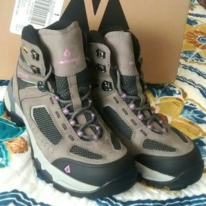 Vasque Breeze GTX Hiking Boots Brand New Lace Up