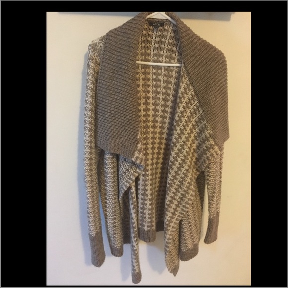 Open front long sleeve sweater