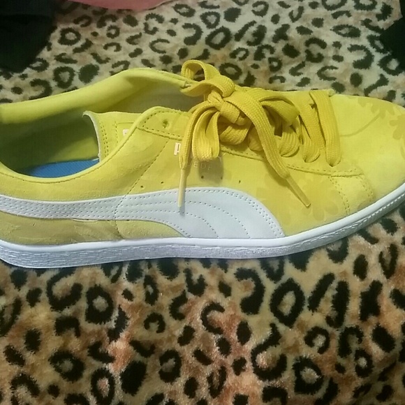 Shoes - Picture 1 of 3