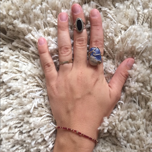 Wrapped blue and white stone size 7