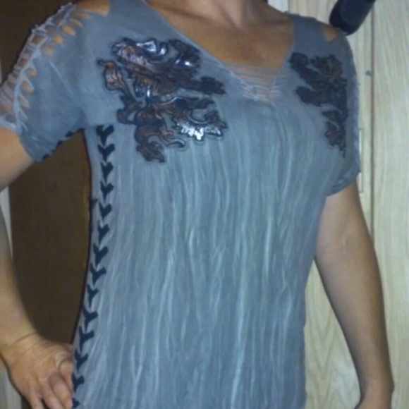 Affliction shirt size Medium woman's