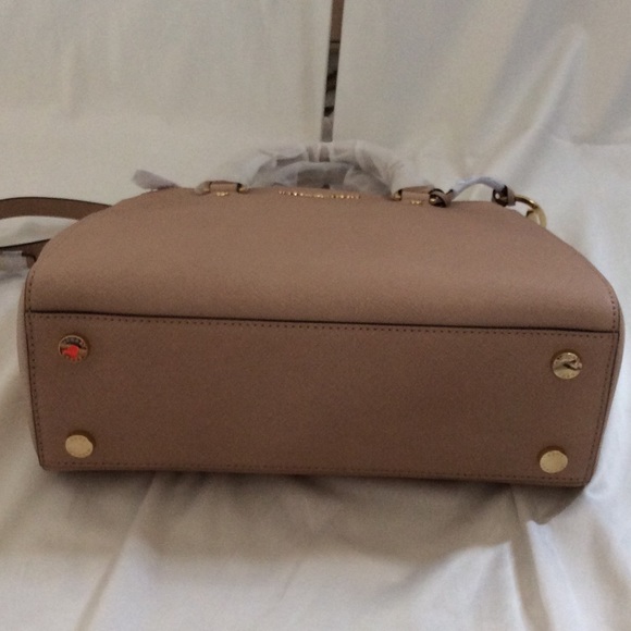 $0LD Michael Kors Sutton Satchel in Blush Color. - Picture 2 of 3