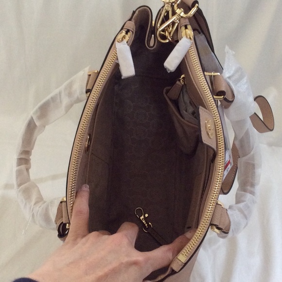 $0LD Michael Kors Sutton Satchel in Blush Color. - Picture 3 of 3