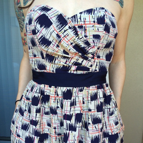 Silk cocktail dress from Anthropologie - Picture 2 of 3