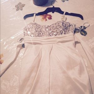 A white never been worn white summer/spring dress