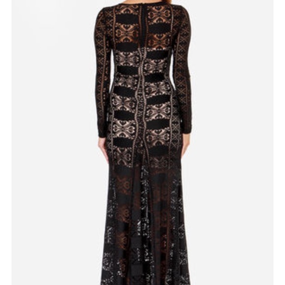 🚫SOLD Lulu's EXCLUSIVE BLACK LACE MAXI DRESS - Picture 2 of 4