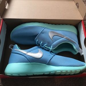 ROSHE RUNS