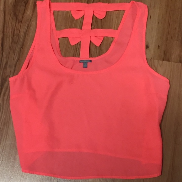 Bow back crop top💕