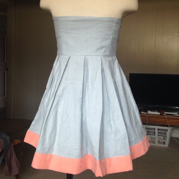 Strapless Lucca Couture top. - Picture 3 of 4