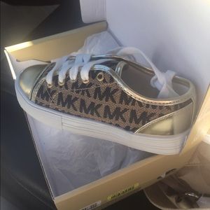 Michael Kors girls shoes