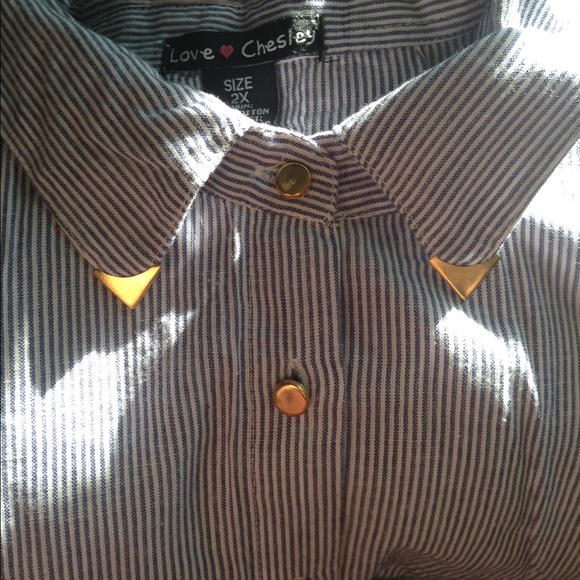 👗 ...collared dress...