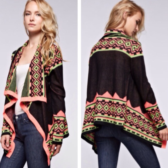 Sweaters - GORGEOUS COLORFUL TRIBAL/AZTEC PRINT CARDIGAN!❤️