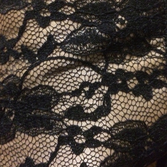 Beautiful black&tan lace covered heeled booties - Picture 4 of 4