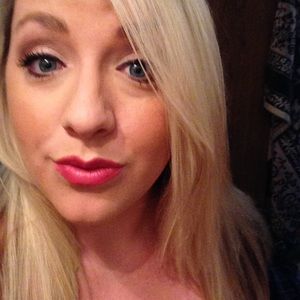 Meet your Posher, Holly