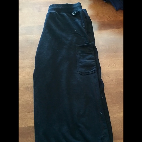 Black Dog Capri sweatpants - Picture 1 of 2