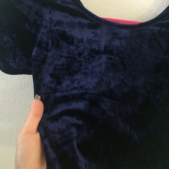 🚫SOLD🚫 Navy Blue Crop - Picture 2 of 2