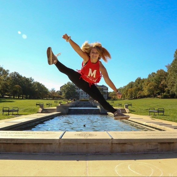 Meet your Posher, Lauren - Picture 1 of 1