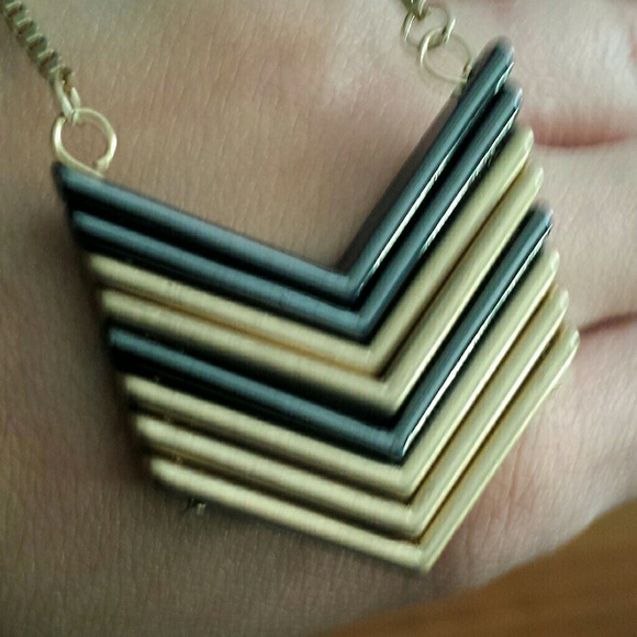 Arrowstack Necklace