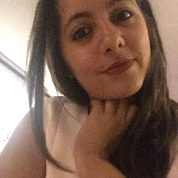 Meet your Posher, Maria - Picture 1 of 1
