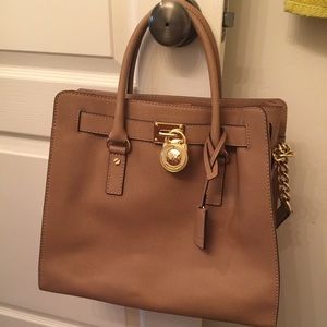For vanessa Michael kors large dune hamilton