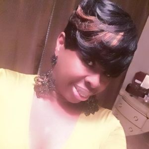 Meet your Posher, Carolee