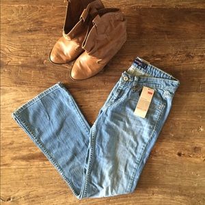 SALE! New Soft Levi's Super Low Bootcut