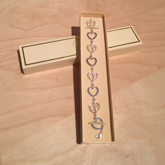 Sterling silver heart design bracelet! NWOT!
