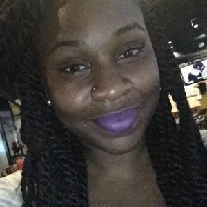 Meet your Posher, Briana