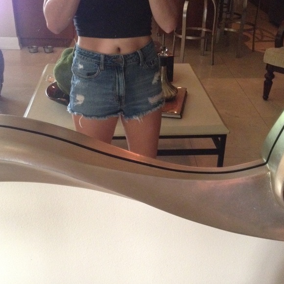 Urban Outfitters high wasted shorts - Picture 2 of 4