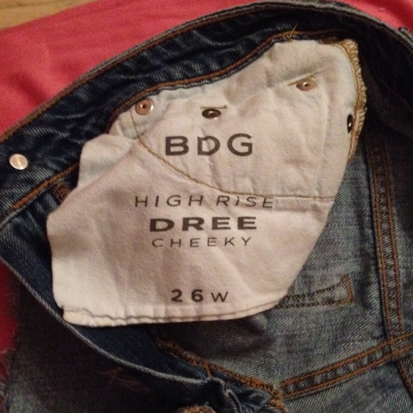 Urban Outfitters high wasted shorts - Picture 4 of 4