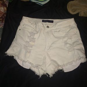 High waisted white shorts!