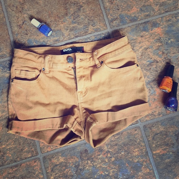 LAST CHANCE DONATING UO BDG Shorts