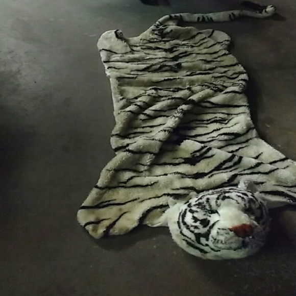 Tiger Rug - Picture 2 of 2