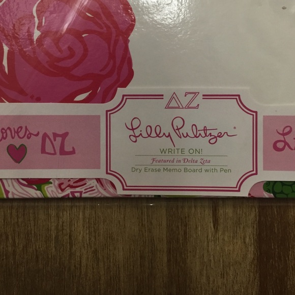 LILLY dry erase memo board with pen! - Picture 2 of 3