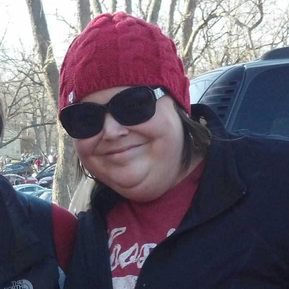 Meet your Posher, Emily - Picture 2 of 2