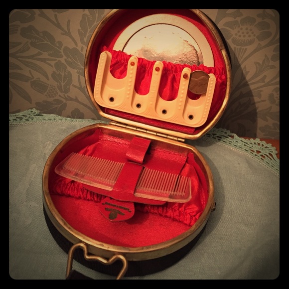 1940-50's hand purse w/ change sorter, mirror