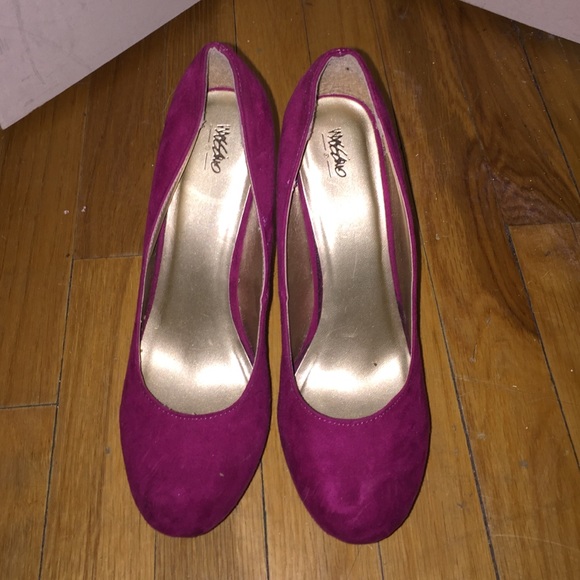 Hot pink heels!