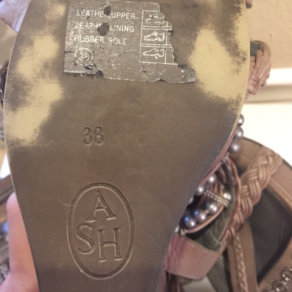 Ash wedge hills - Picture 3 of 4