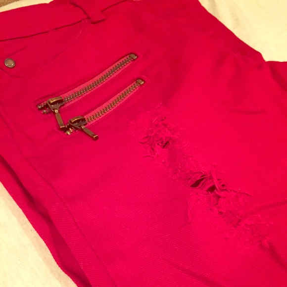 Brand new Distressed Jeans - Size 26 US