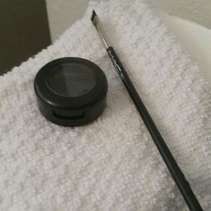 M.A.C. cream eyeliner with brush